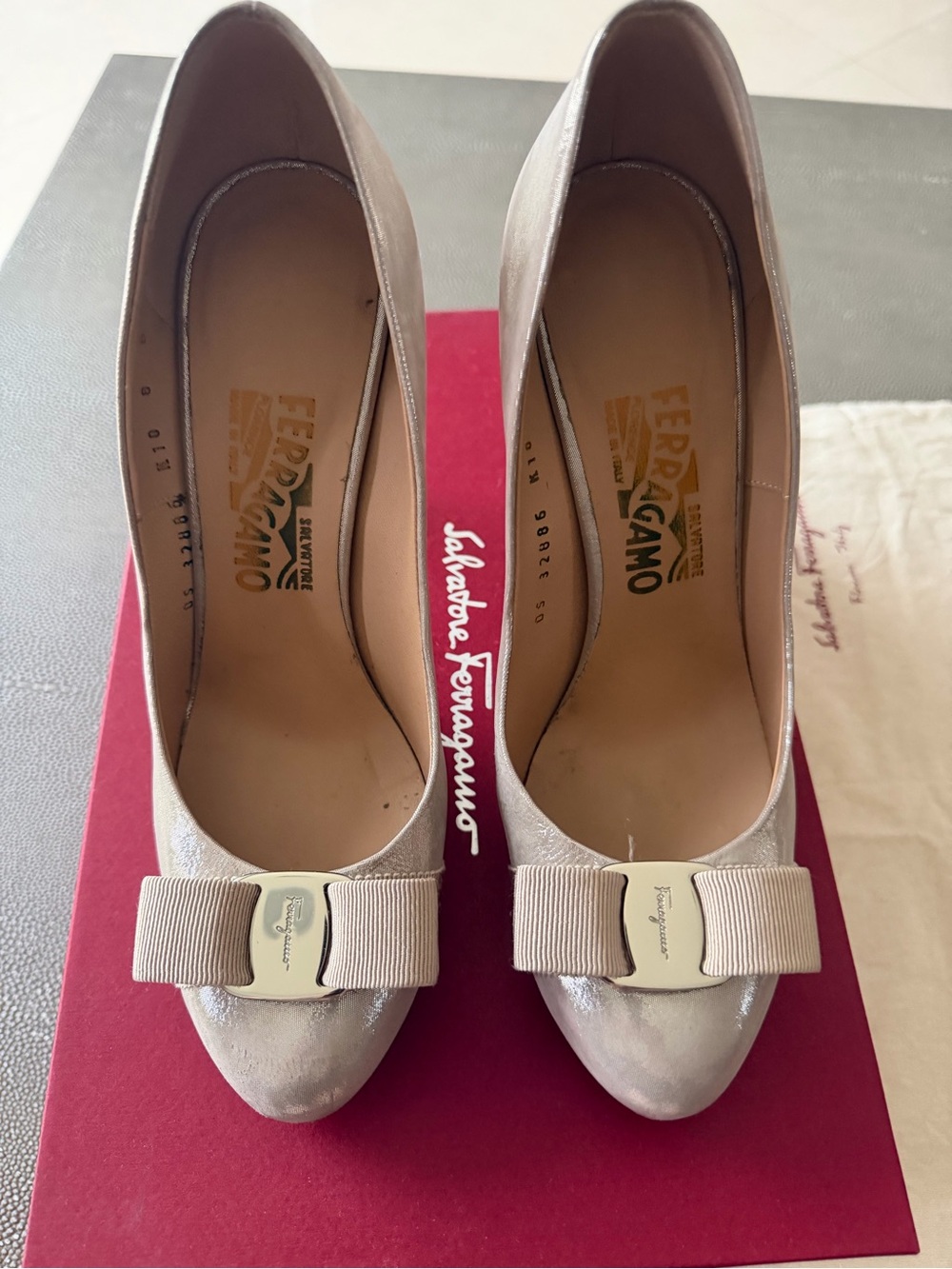 Salvatore Ferragamo Metallic Blush Vara Bow Pumps